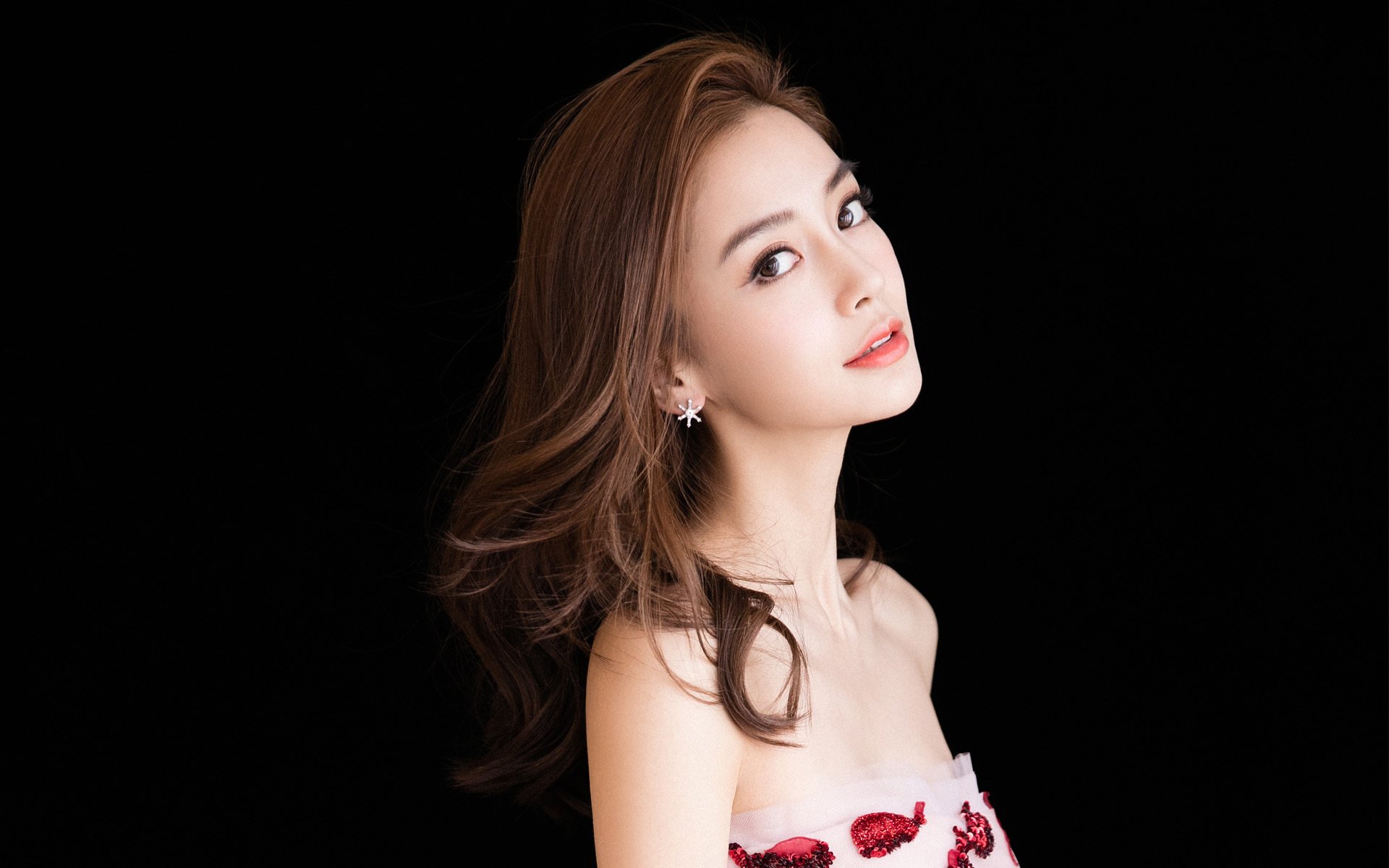 凯尔特人进行专项防守训练强化轮转意识,18年凯尔特人防守效率