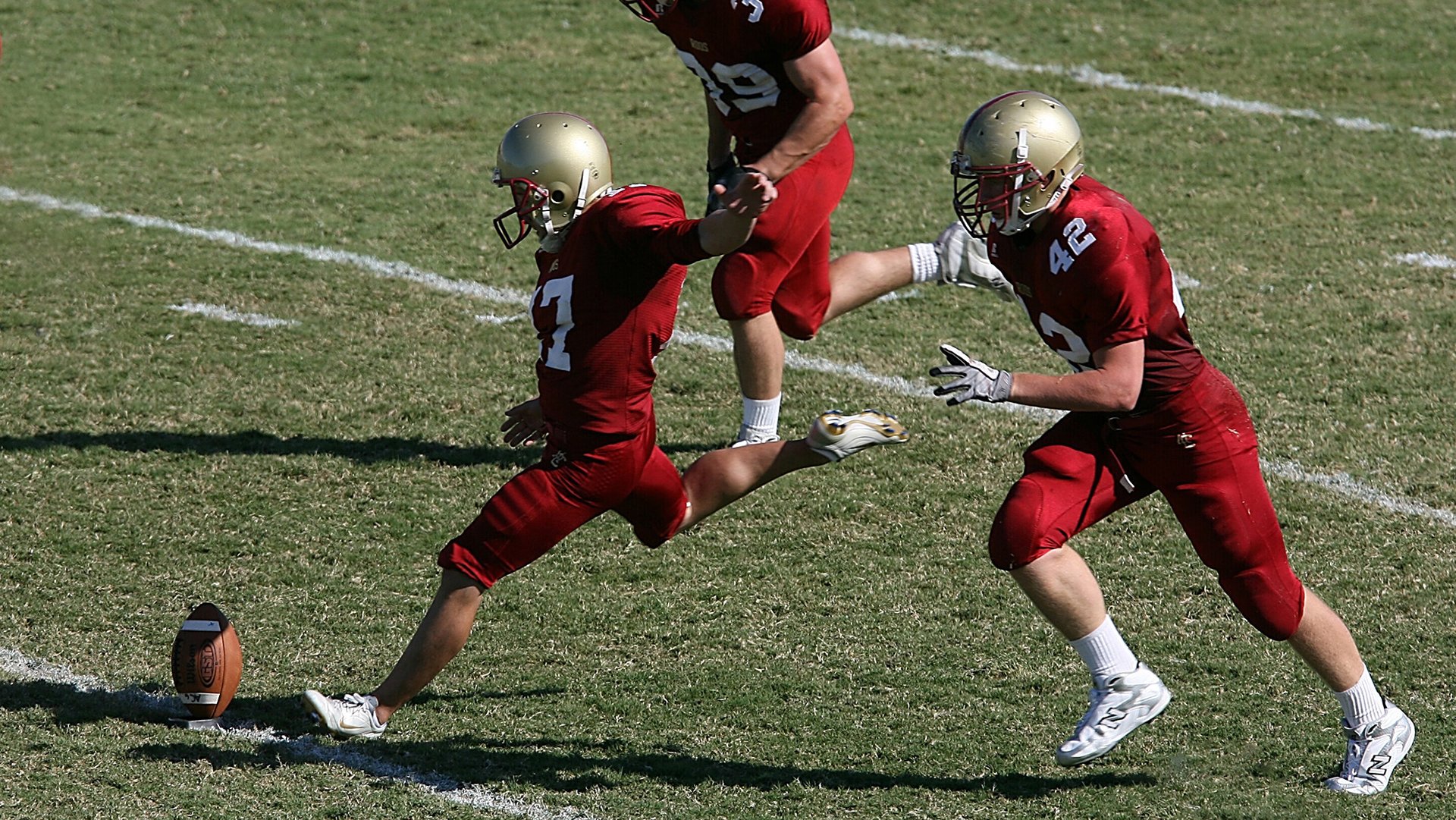 TA:阿隆索训练有俯卧撑等处罚措施;皇马球员反应褒贬不一,阿隆索什么水平